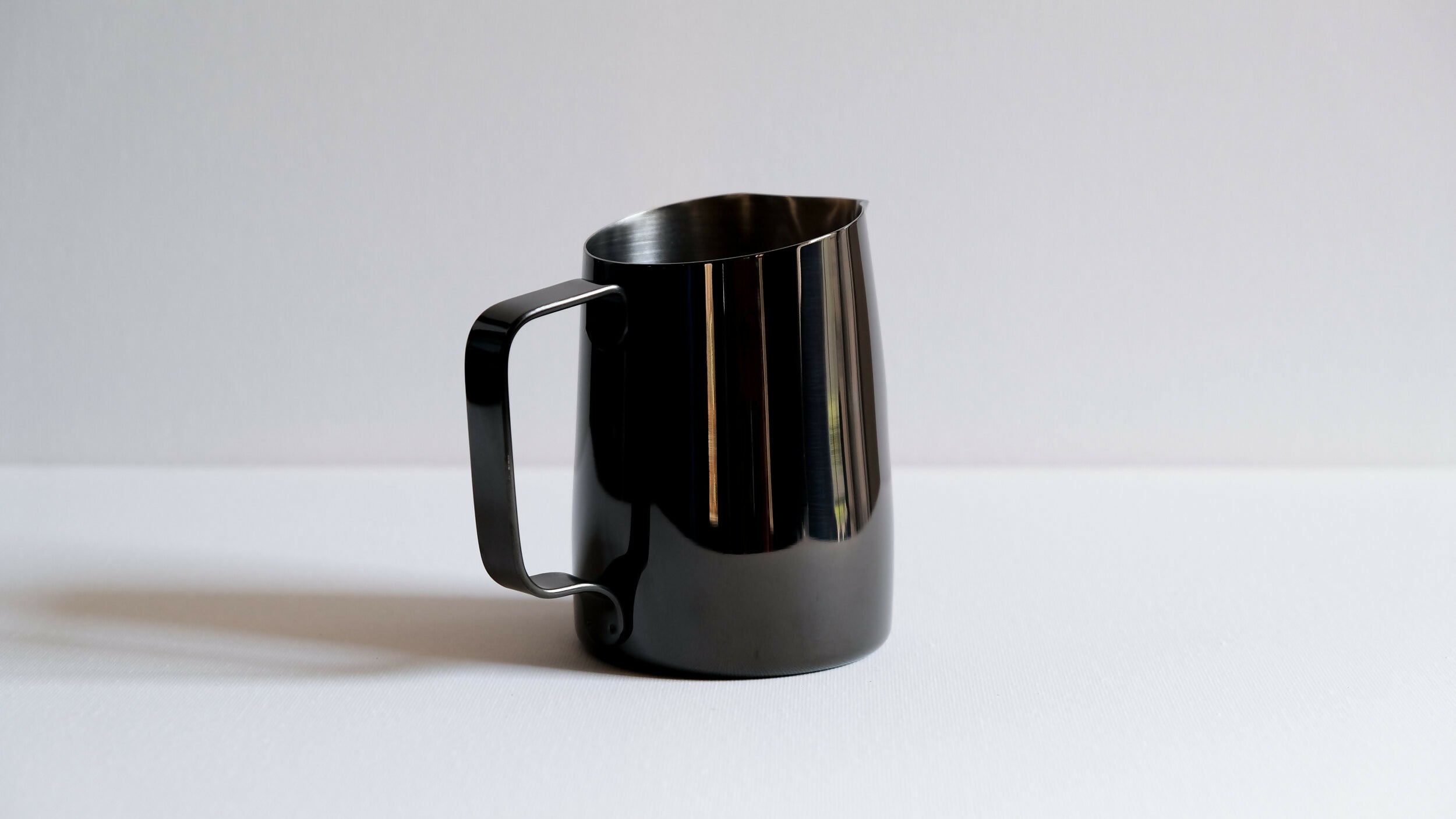 WPM 06 Round Spout Pitcher - BeanBurds Coffx Titanium Black / 450 Coffee Machines and Equipment